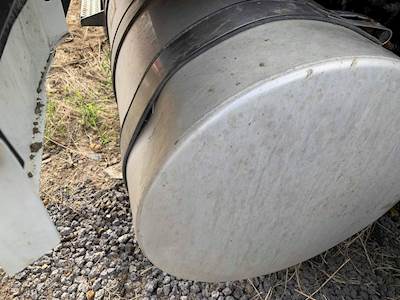 Mack Pinnacle CXU613 Left Fuel Tank for a 2015 Mack CXU613