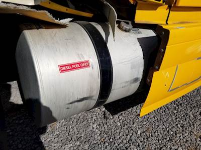Volvo VNL Right Fuel Tank