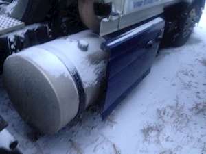 Volvo VNL Right Fuel Tank