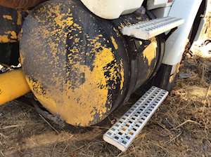 Volvo / WhiteGMC WCA Right Fuel Tank for a 1995 White WCA Areo Series