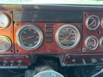 Freightliner Classic XL Gauge