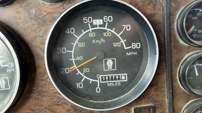 1992 Kenworth T800 Speedometer Gauge
