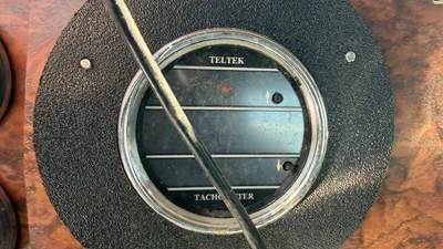 2001 Kenworth T800 Digital Tachometer Gauge