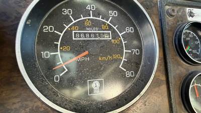 1995 Kenworth T800 Speedometer Gauge