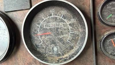 2005 Kenworth W900 Speedometer Gauge