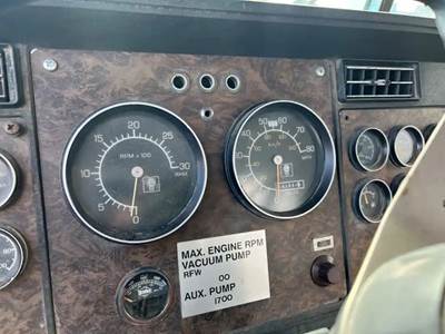 Kenworth W900B Gauge