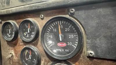 Peterbilt 320 Gauge