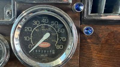 Used 2000 Peterbilt 379 Speedometer Gauge