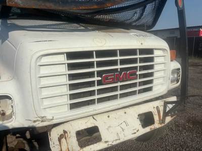 Used 2000 GMC C7500 Grille