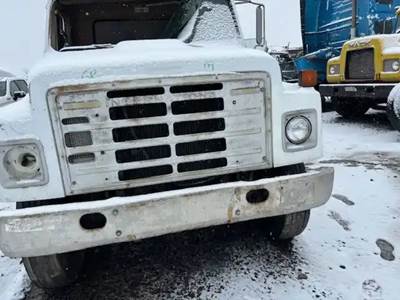 International 1724 Grille