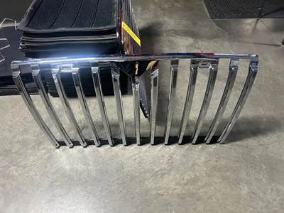 International WorkStar 7600 Grille