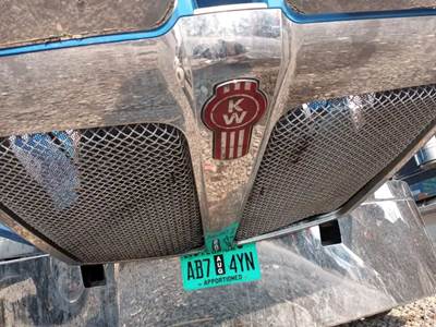 Kenworth T700 Grille