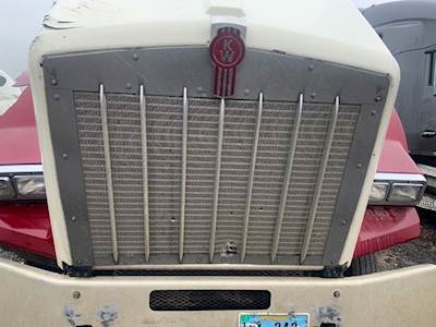 Kenworth T800 Grille