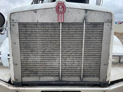 Kenworth T800 Grille