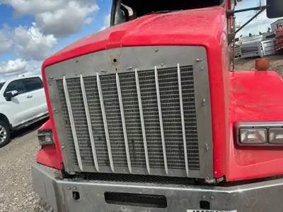 Kenworth T800 Grille