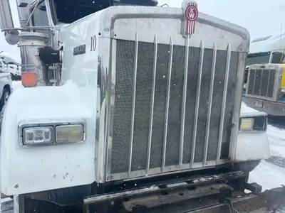 Kenworth W900 Grille
