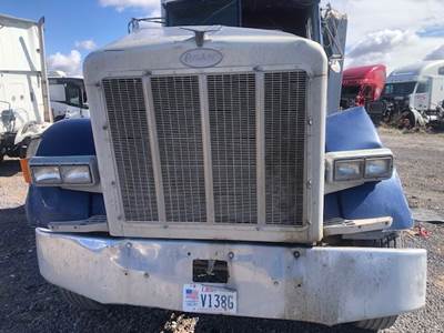 Peterbilt 379 Grille