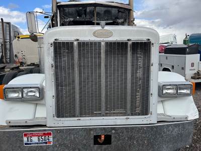 Peterbilt 379 Grille