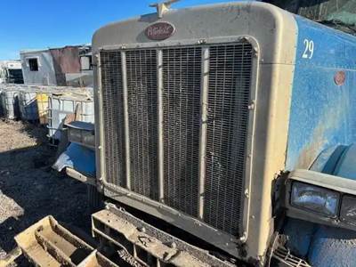 Peterbilt 379 Grille