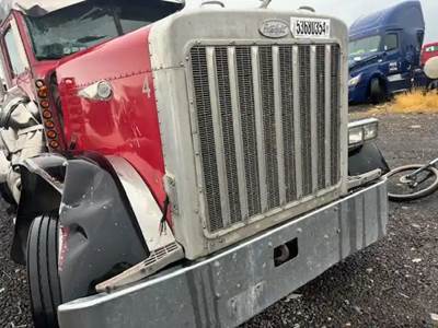 Peterbilt 379 Grille