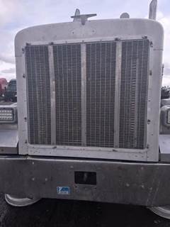 Peterbilt 379 Grille