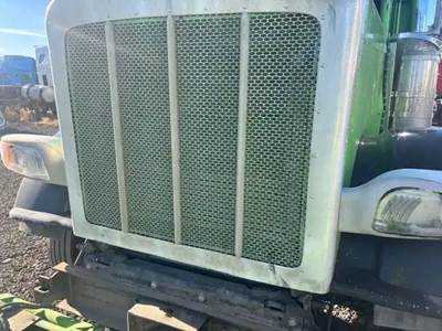 Peterbilt 389 Grille