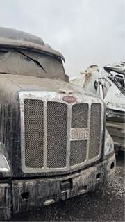 Peterbilt 579 Grille
