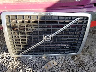 Volvo VNL Grille