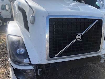 Volvo VNL Grille