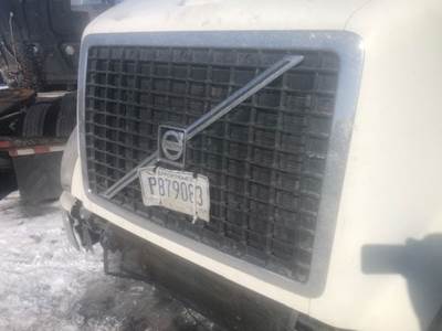 Volvo VNL Grille