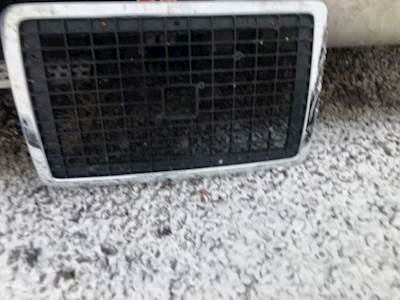 Volvo VNL Grille
