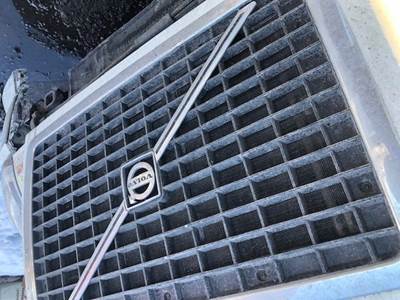 Volvo VNL Grille