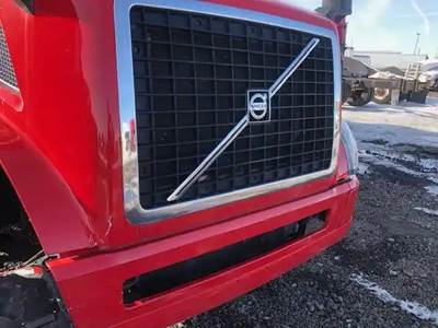 Volvo VNL Grille