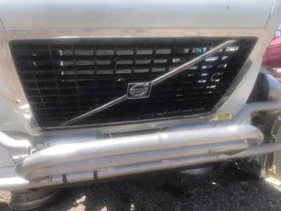 Volvo VNL Grille