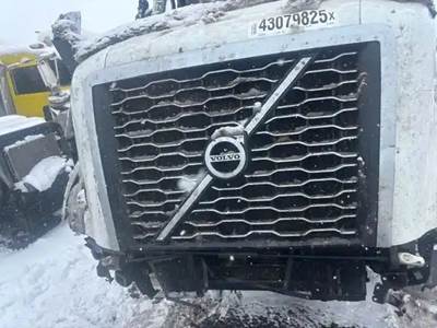 Volvo VNL Grille