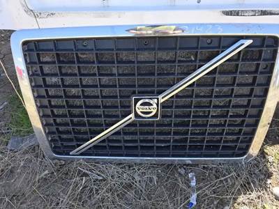 Volvo VNL Grille