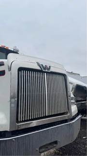 Western Star 4900SA Grille for a 2014 Western Star 4900 SA