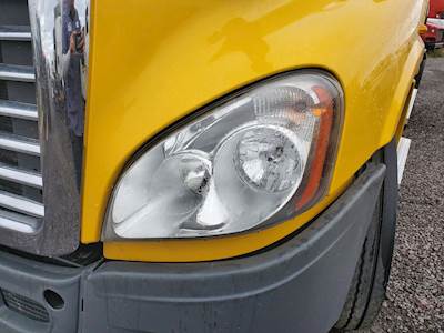 Freightliner Cascadia 125 Headlight Assembly