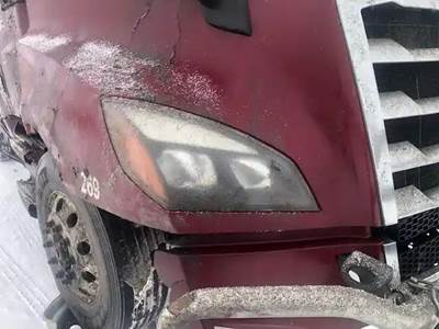 Freightliner Cascadia 126 Headlight Assembly