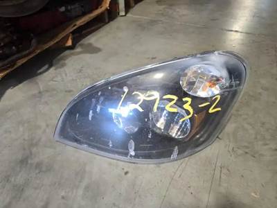 Freightliner Cascadia Headlight Assembly for a 2016 Freightliner Cascadia 123