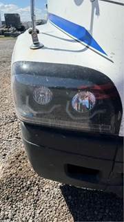 Freightliner Century Class 120 Headlight Assembly for a 2001 Freightliner C120