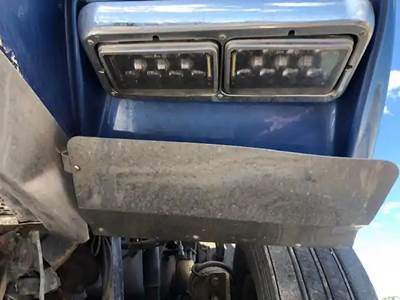 Freightliner FLD120 Classic Headlight Assembly for a 2004 Freightliner Classic 120