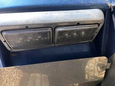 Freightliner FLD120 Classic Headlight Assembly for a 2004 Freightliner Classic 120