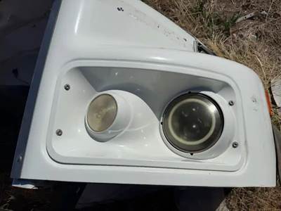 Freightliner M2 106 Headlight Assembly for a 2005 Freightliner M2 106 Heavy Duty