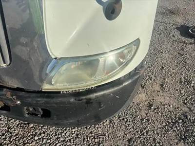 International 8600 Headlight Assembly