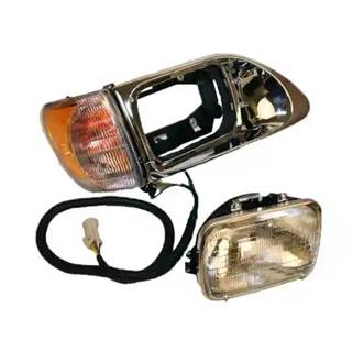 International 9200 / 9400 Headlight Assembly for a 1996 International 9200/9400I