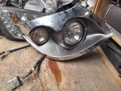 International HV513 Headlight Assembly