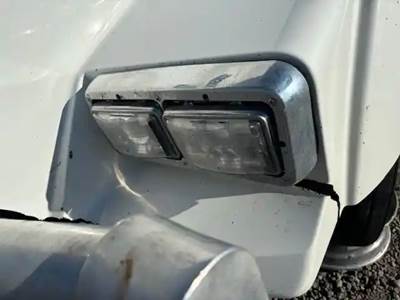 Kenworth T800 Headlight Assembly