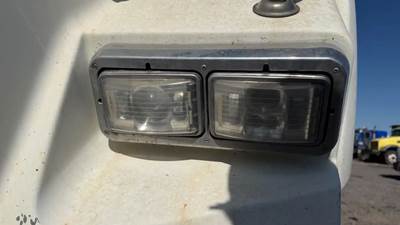 Kenworth T800 Headlight Assembly