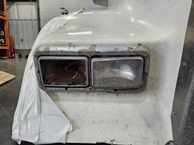 Kenworth W900 Headlight Assembly
